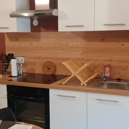 Ensemble De 2 Pour 8 Personnes Lédignan